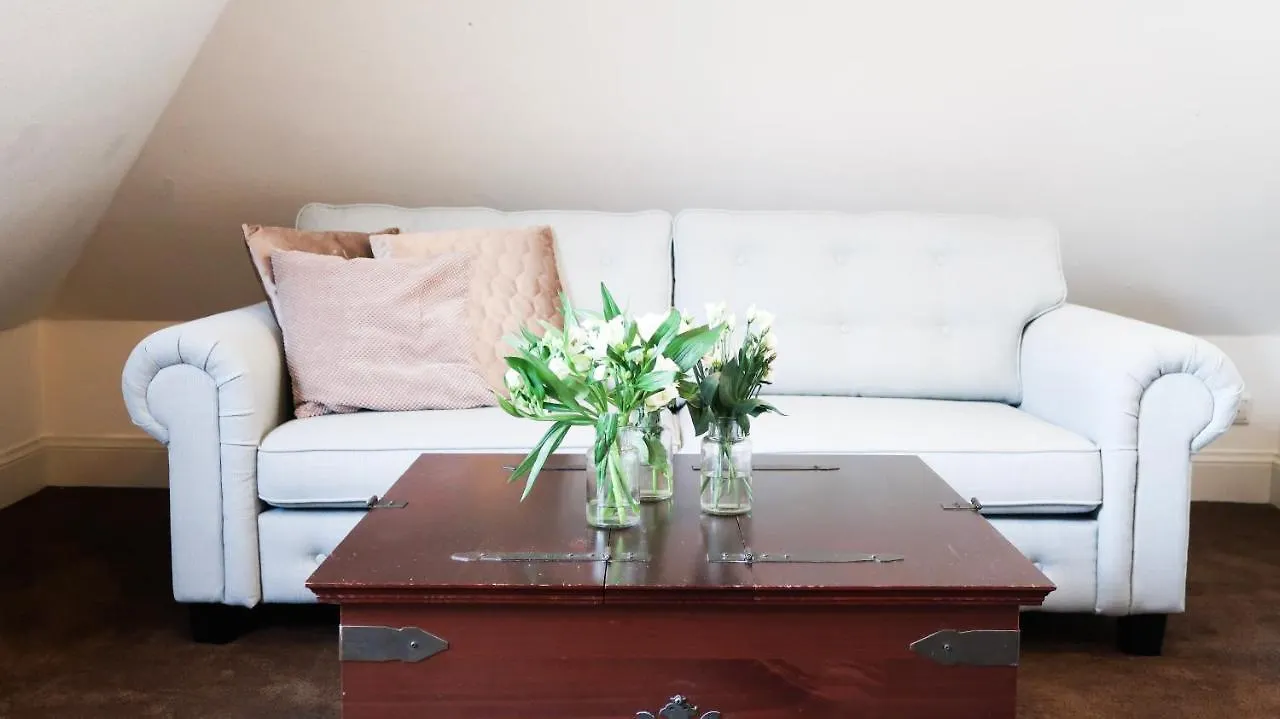B&B Schiphol Airport Rijsenhout Bed & Breakfast